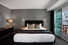 Princes Wharf 2BR Luxury - Newly Renovated